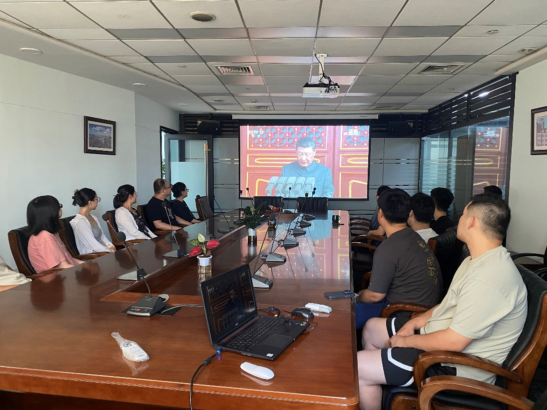 【上睿】观看抗战胜利80周年阅兵  激发爱国奋斗热情